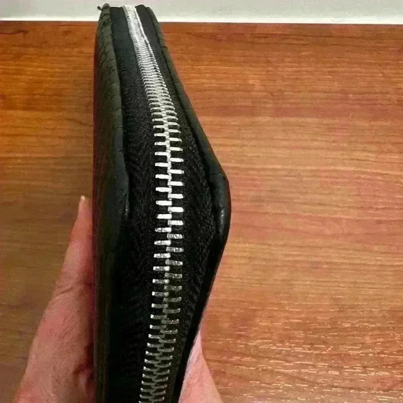 Adrienne Vittadini Studio Zip Around Black Wallet - Picture 9 of 11